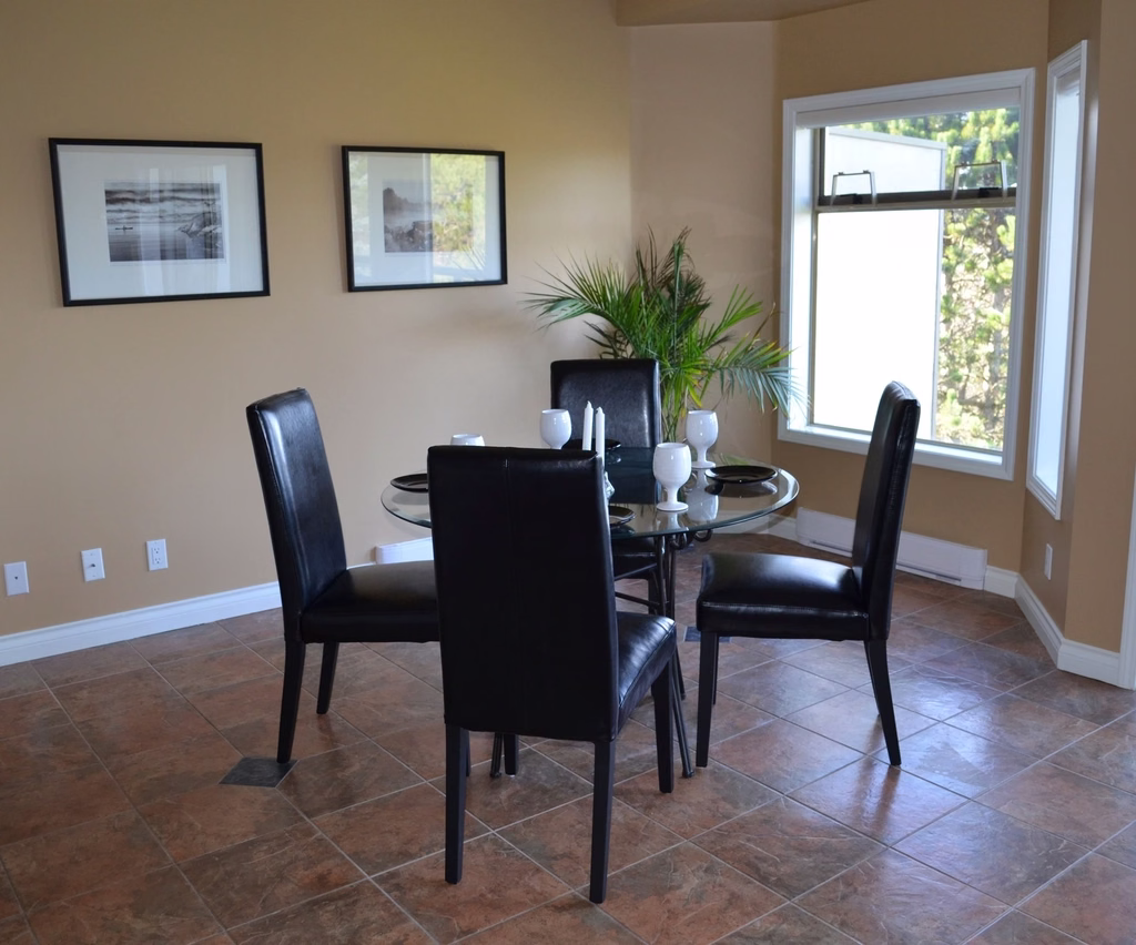 Bower Guest House — dining area